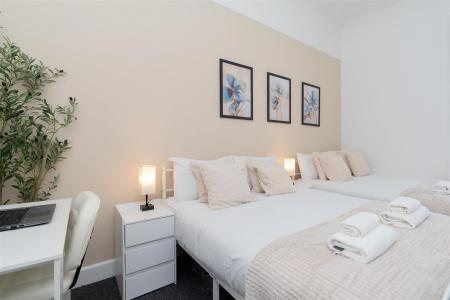 2 bedroom Flat to let in Surrey Road, Bournemouth