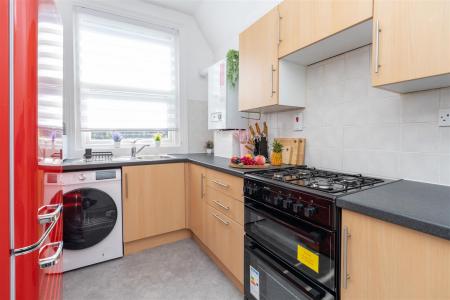 2 bedroom Flat to let in Surrey Road, Bournemouth