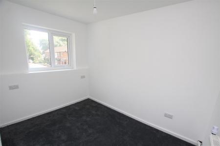 3 bedroom Flat to let in Hamilton Close, Bournemouth