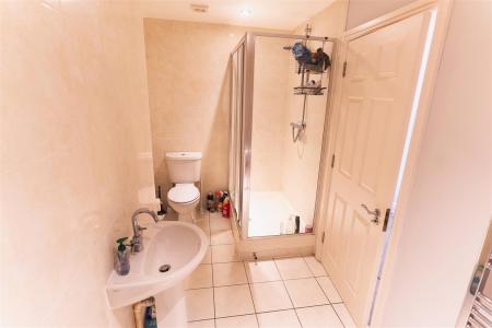 2 bedroom Flat to let in Knyveton Road, Bournemouth