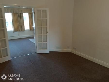 3 bedroom Apartment to let in Castle Lane West, Bournemouth