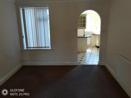 3 bedroom Apartment to let in Castle Lane West, Bournemouth