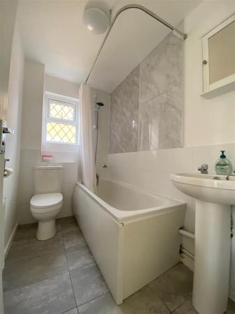 3 bedroom Semi-detached house to let in Knowlton Gardens, Bournemouth