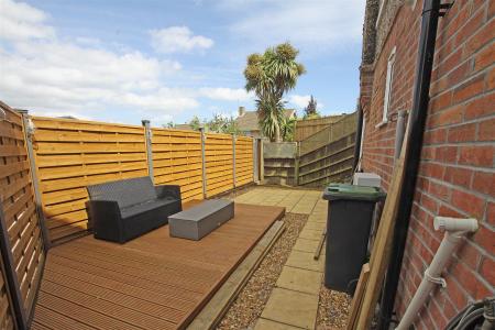 2 bedroom Detached house to let in West Way, Bournemouth