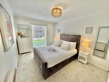 2 bedroom Flat to let in St. Anthonys Road, Bournemouth