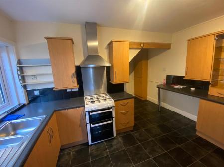 3 bedroom Semi-detached house to let in South Road, Bournemouth