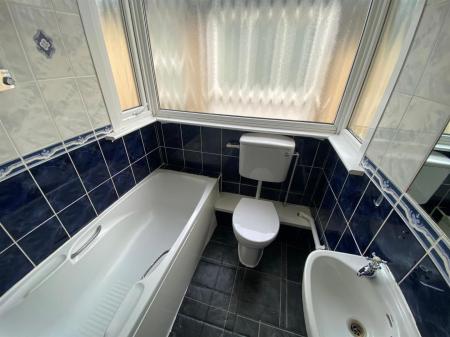 3 bedroom Semi-detached house to let in South Road, Bournemouth