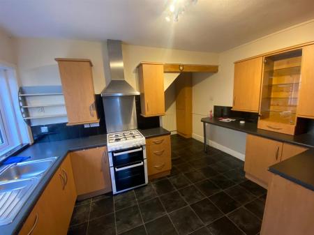 3 bedroom Semi-detached house to let in South Road, Bournemouth