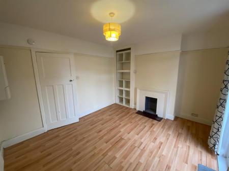 3 bedroom Semi-detached house to let in South Road, Bournemouth