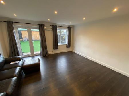 3 bedroom Semi-detached house to let in Wimborne Road, Bournemouth