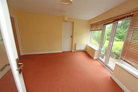 4 bedroom Detached house to let in Wychwood Close, Bournemouth