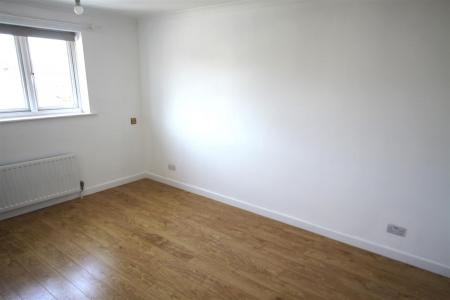 3 bedroom Semi-detached house to let in Evesham Close, Bournemouth