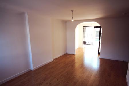 3 bedroom Semi-detached house to let in Evesham Close, Bournemouth