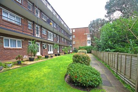 2 bedroom Flat for sale in Redhill Drive, Bournemouth