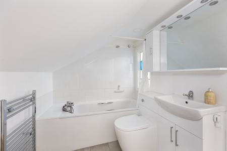 2 bedroom Flat for sale in First Avenue, Hove, BN3