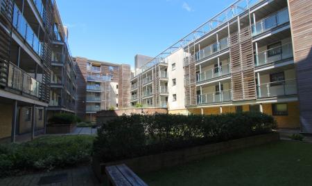 2 bedroom Flat for sale in Kingscote Way, City Centre, Brighton, BN1