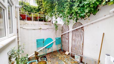 1 bedroom Flat for sale in Lansdowne Street, Hove, BN3