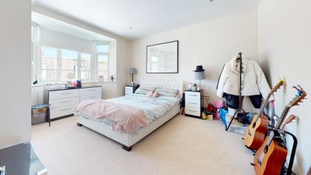1 bedroom Flat to let in Western Road