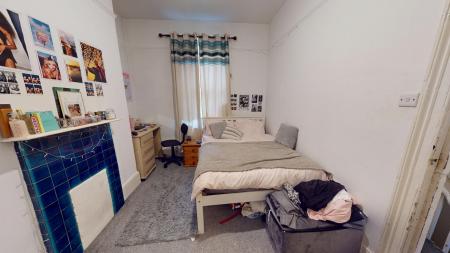 4 bedroom Maisonette to let in Bedford Place