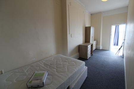 5 bedroom Flat to let in Kings Road