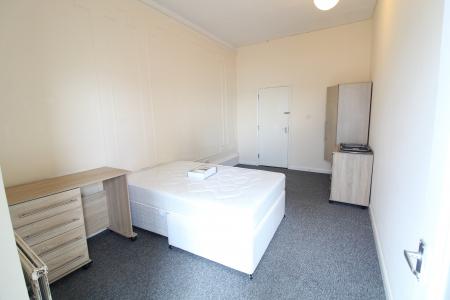 5 bedroom Flat to let in Kings Road