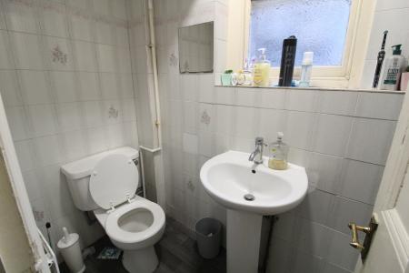 8 bedroom Flat to let in Kings Road