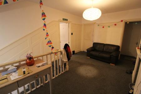 8 bedroom Flat to let in Kings Road