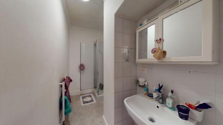 2 bedroom Flat to let in Kings Road