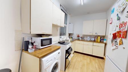 2 bedroom Flat to let in Kings Road