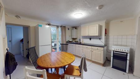 4 bedroom Semi-detached house to let in Aberdeen Road