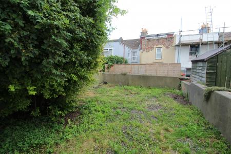 4 bedroom Terraced House to let in Bernard Road