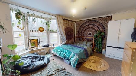 6 bedroom Semi-detached house to let in Ditchling Road, Brighton, BN1