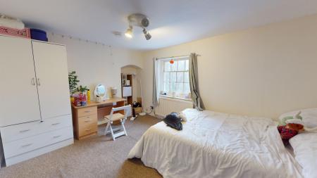 6 bedroom Semi-detached house to let in Ditchling Road, Brighton, BN1