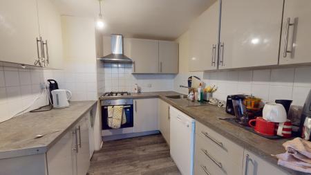 6 bedroom Semi-detached house to let in Ditchling Road, Brighton, BN1