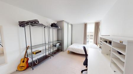 2 bedroom Apartment to let in Fleet Street