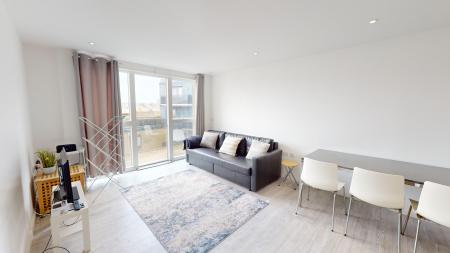 2 bedroom Apartment to let in Fleet Street