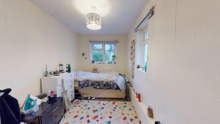 4 bedroom Terraced House to let in Kingsbury Street