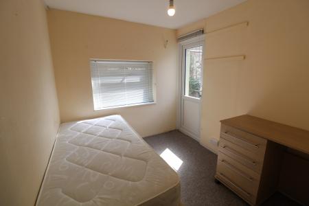 4 bedroom Terraced House to let in Lewes Road