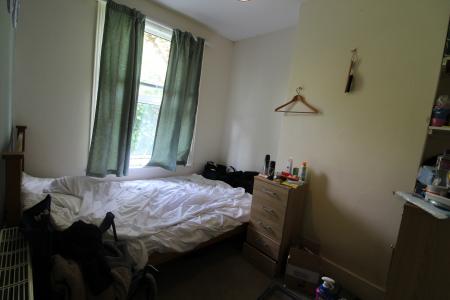 4 bedroom Terraced House to let in Milner Road