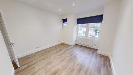 2 bedroom Flat to let in Sandown Road, Brighton, BN2
