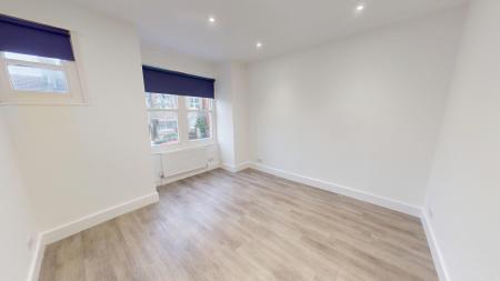 2 bedroom Flat to let in Sandown Road, Brighton, BN2