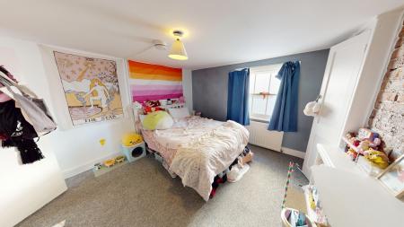 3 bedroom Terraced House to let in Sillwood Street