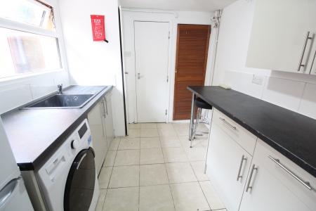 4 bedroom Semi-detached house to let in Southover Street, Brighton, BN2
