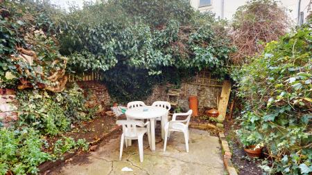 4 bedroom Terraced House to let in St Mary Magdalene Street