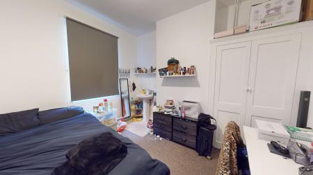 5 bedroom Terraced House to let in Viaduct Road