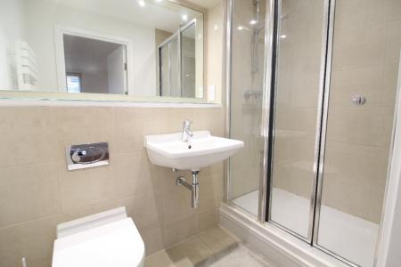 2 bedroom Flat to let in West Street