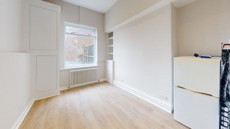 1 bedroom Flat to let in Western Road, Hove, BN3