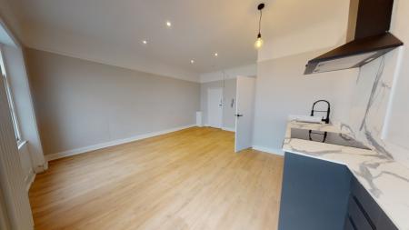 1 bedroom Flat to let in Western Road, Hove, BN3