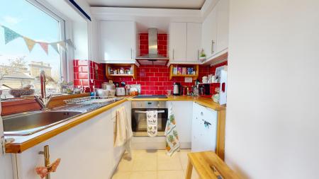 1 bedroom Studio flat to let in 46-48 The Drive, Hove, BN3