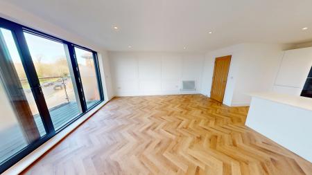 2 bedroom Flat to let in Goldstone Crescent, Hove, BN3